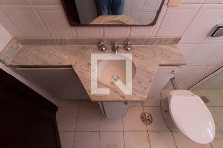 BANHEIRO DA SUITE 1 de casa de condomínio à venda com 4 quartos, 230m² em Conjunto Habitacional Vila Santana (sousas), Campinas