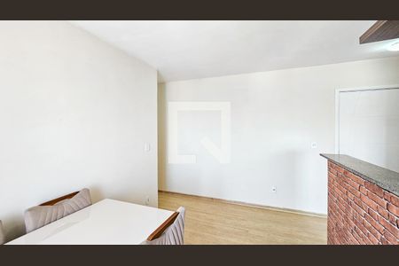 Sala de apartamento à venda com 2 quartos, 50m² em Quitaúna, Osasco