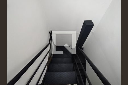 Escada  de apartamento para alugar com 2 quartos, 98m² em Vila Santa Teresa (zona Sul), São Paulo