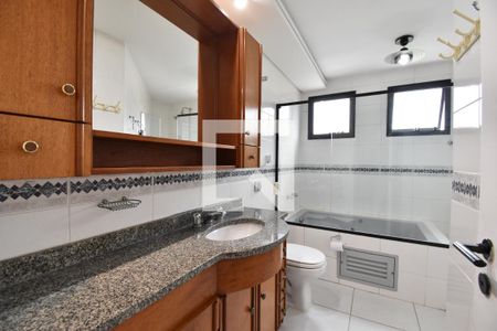 Banheiro da Suíte de apartamento para alugar com 4 quartos, 149m² em Alto da Xv, Curitiba