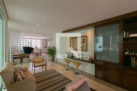 Casa à venda com 4 quartos, 393m² em Castelo, Belo Horizonte