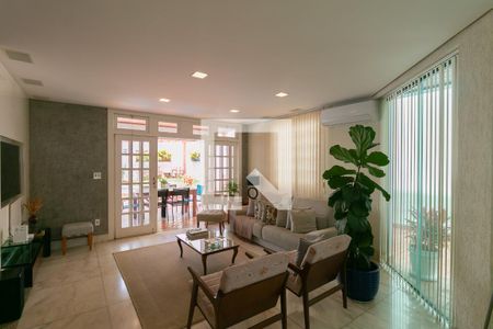 Casa à venda com 4 quartos, 393m² em Castelo, Belo Horizonte