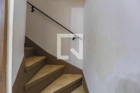 Escada  de casa à venda com 2 quartos, 125m² em Centro, Diadema