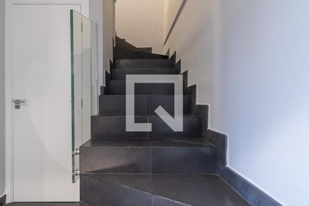 Escada de apartamento à venda com 1 quarto, 47m² em Itaim Bibi, São Paulo