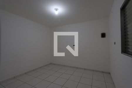 Quarto 2 de casa para alugar com 2 quartos, 70m² em Parque Santa Madalena, São Paulo