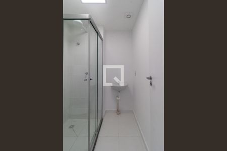 Banheiro de apartamento para alugar com 1 quarto, 24m² em Barra Funda, São Paulo