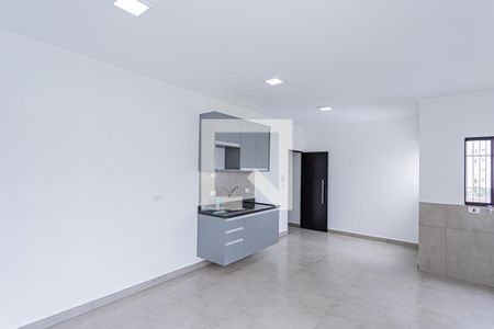 Sala, cozinha e área de serviço de apartamento para alugar com 1 quarto, 32m² em Brasilândia, São Paulo