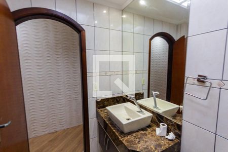 Lavabo de casa para alugar com 4 quartos, 210m² em Parque Oratório, Santo André