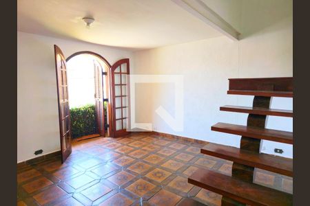 Sala de casa para alugar com 3 quartos, 226m² em Vila Galvão, Guarulhos