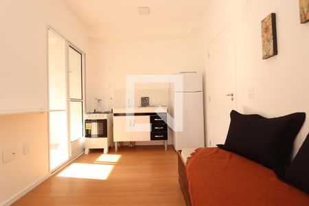 Sala / Cozinha de apartamento para alugar com 2 quartos, 30m² em Jardim Monte Kemel, São Paulo