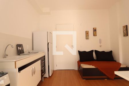 Sala / Cozinha de apartamento para alugar com 2 quartos, 30m² em Jardim Monte Kemel, São Paulo