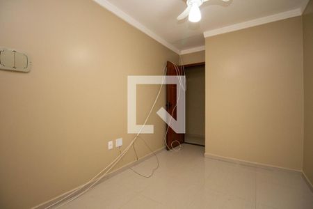 Quarto 2 de apartamento para alugar com 2 quartos, 47m² em Setor Habitacional Vicente Pires, Brasília
