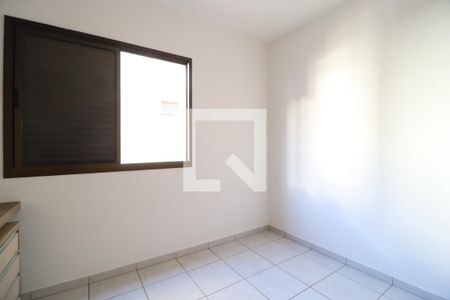 Quarto 1 de apartamento para alugar com 3 quartos, 83m² em Santa Mônica, Uberlândia