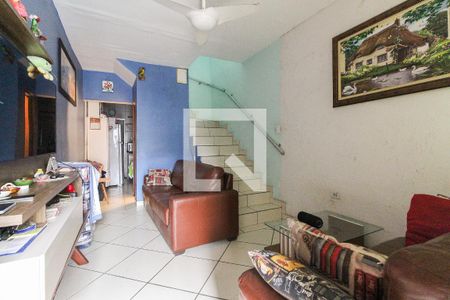 Sala de casa de condomínio à venda com 2 quartos, 71m² em Vila Carmosina, São Paulo