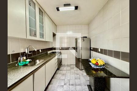 Cozinha de apartamento à venda com 4 quartos, 107m² em Caiçara-Adelaide, Belo Horizonte