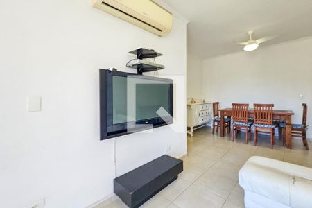 Sala de apartamento para alugar com 3 quartos, 90m² em Jardim Las Palmas, Guarujá