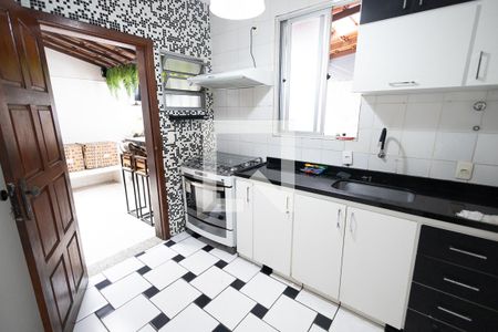 cozinha de casa de condomínio à venda com 2 quartos, 64m² em Copacabana, Belo Horizonte