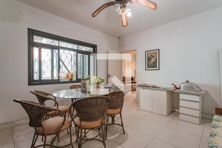 Sala de casa à venda com 3 quartos, 136m² em Petrópolis, Porto Alegre