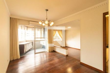 Sala  de apartamento para alugar com 3 quartos, 160m² em Centro, Curitiba