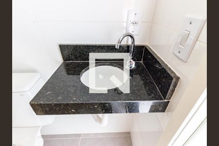 Banheiro Social de kitnet/studio para alugar com 1 quarto, 24m² em Vila Prudente, São Paulo