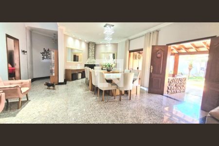 Casa para alugar com 5 quartos, 305m² em Lagoa das Mansões, Lagoa Santa