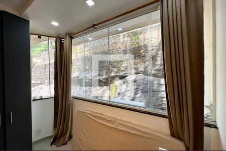 Sala/Quarto de apartamento à venda com 1 quarto, 28m² em Centro, Rio de Janeiro