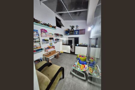 Casa à venda com 3 quartos, 227m² em Planalto Paulista, São Paulo