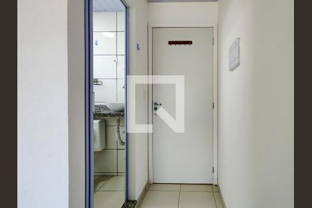 Entrada de kitnet/studio para alugar com 1 quarto, 12m² em Imperial de São Cristóvão, Rio de Janeiro