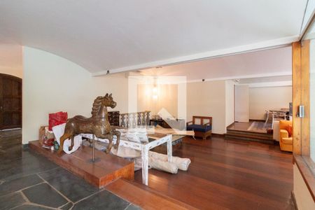 Sala de casa à venda com 4 quartos, 550m² em Butantã, São Paulo