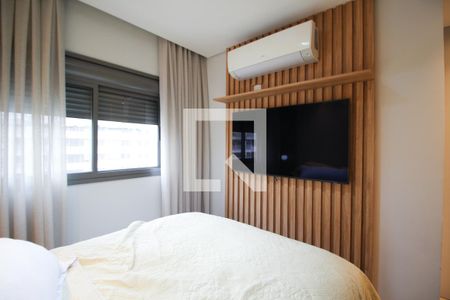 Suíte 1 de apartamento à venda com 2 quartos, 74m² em Indianópolis, São Paulo