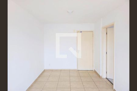 Sala de apartamento para alugar com 2 quartos, 47m² em Vila das Palmeiras, Guarulhos