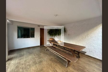 Casa à venda com 3 quartos, 247m² em Sta Cruz Ind, Contagem