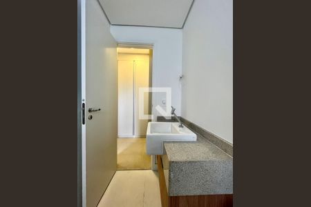 Banheiro de apartamento para alugar com 1 quarto, 55m² em Centro, Campinas