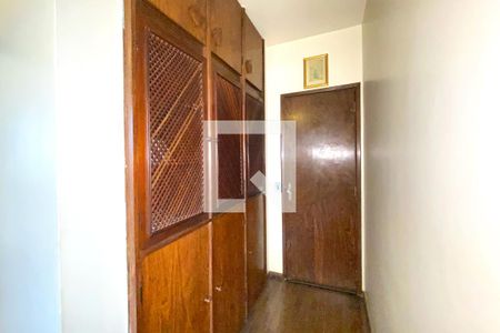 Corredor de apartamento à venda com 4 quartos, 170m² em Vila Paris, Belo Horizonte