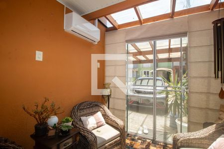 Hall de entrada de casa de condomínio para alugar com 3 quartos, 180m² em Guarujá, Porto Alegre