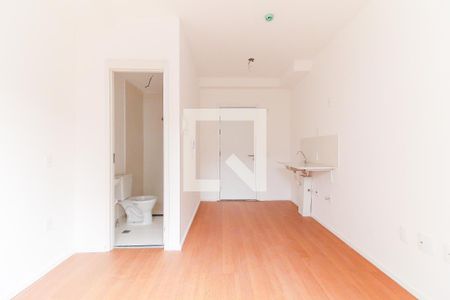 Quarto/Cozinha de kitnet/studio para alugar com 1 quarto, 21m² em Itaquera, São Paulo