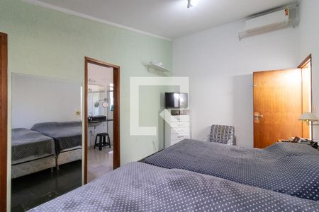 Suite de casa à venda com 4 quartos, 232m² em Parque das Universidades, Campinas