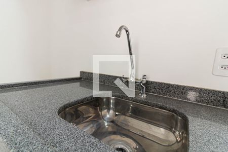 Sala / Cozinha de apartamento para alugar com 1 quarto, 2422m² em Barra Funda, São Paulo