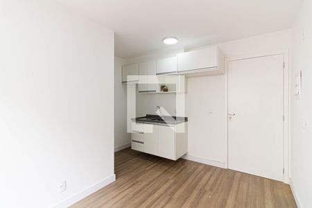 Sala / Cozinha de apartamento para alugar com 1 quarto, 2422m² em Barra Funda, São Paulo