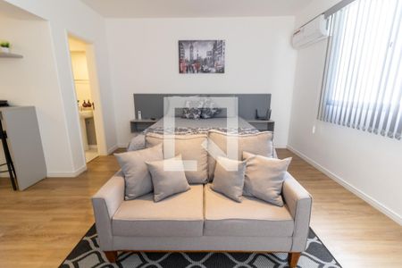 Sala/Quarto de kitnet/studio para alugar com 1 quarto, 30m² em Centro Histórico, Porto Alegre