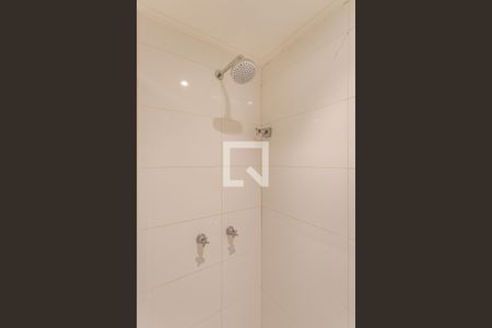 Banheiro de apartamento à venda com 1 quarto, 56m² em Petrópolis, Porto Alegre