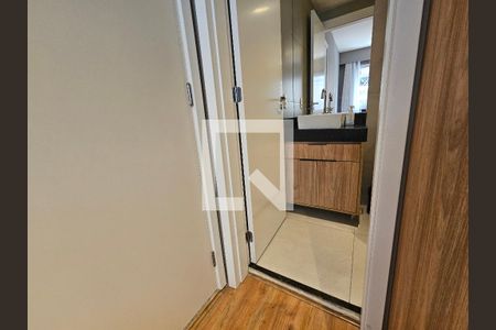 Banheiro de kitnet/studio para alugar com 1 quarto, 26m² em Jardim Caravelas, São Paulo