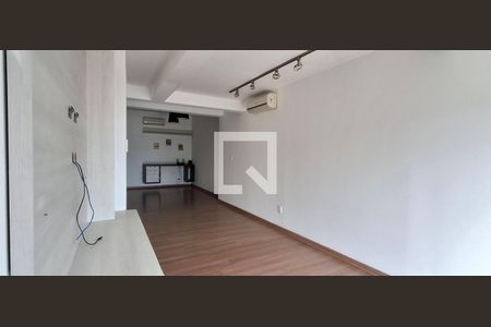 Sala de casa de condomínio para alugar com 2 quartos, 80m² em Trindade, Florianópolis