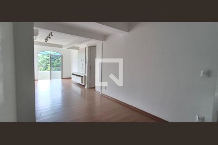 Sala de casa de condomínio para alugar com 2 quartos, 80m² em Trindade, Florianópolis