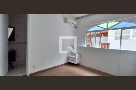 Suíte de casa de condomínio para alugar com 2 quartos, 80m² em Trindade, Florianópolis