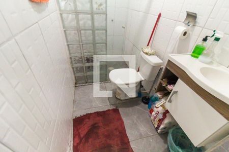 Banheiro de casa para alugar com 1 quarto, 50m² em Vila Carmosina, São Paulo