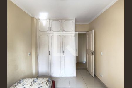 Quarto 1 de apartamento para alugar com 3 quartos, 77m² em Vila Firmiano Pinto, São Paulo