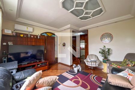 Sala de casa à venda com 5 quartos, 185m² em Vila Cruz das Almas, São Paulo