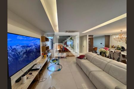 Sala de casa de condomínio à venda com 5 quartos, 250m² em Recreio dos Bandeirantes, Rio de Janeiro