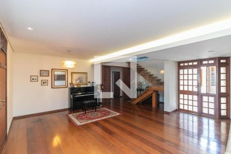 Casa para alugar com 4 quartos, 398m² em Cidade Nova, Belo Horizonte